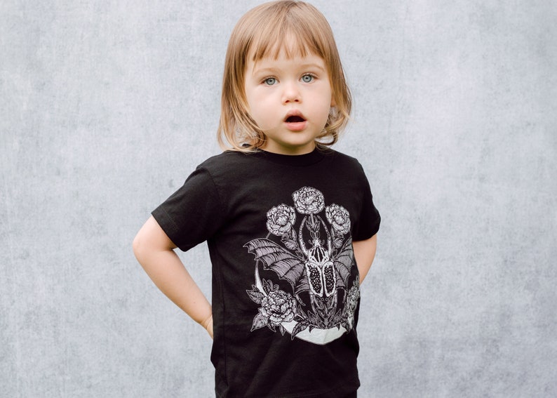 Kid/'s Goliathus Beetle and Crescent Moon Screen Print T-Shirt