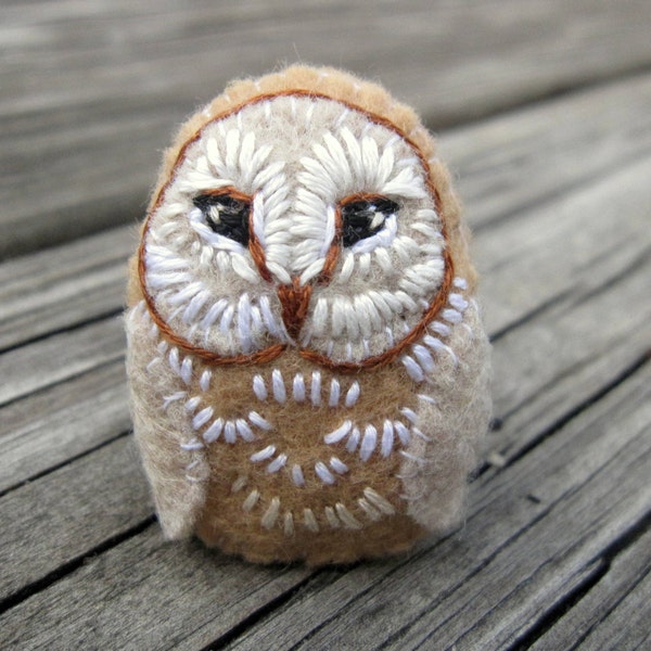 Owl Brooch - Barn Owl // Hand Embroidered Felt Owl Pin // Embroidered Brooch // Cute Jewelry