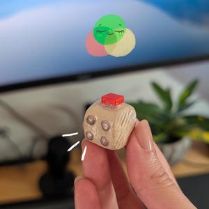 Cubo Sensorial Anti-Stress - Brinquedo Anti-Stress com Botão de Apertar - Presente para Ansiedade e TDAH - Item de Mesa Artesanal - Pedra da Preocupação 3D Personalizada