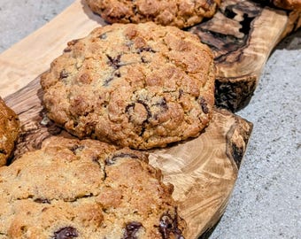Box of 8 large homemade chocolate chip lactation cookies