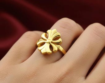 Elegant 18K Gold Cross Flower Ring for Women, Vintage Gothic Statement Ring, Dainty Religious Jewelry, Unique Floral Birthday Gift