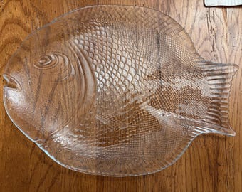 Piatto da portata in vetro turco Pasabahce a forma di pesce / Vassoio da portata vintage in vetro pressato / Piatto grande a forma di pesce / Piatto da portata per frutti di mare di metà secolo