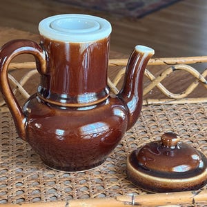Vintage braun glasierte Keramik Teekanne mit integriertem Filter - 4-teiliges Set - European Style Teekanne