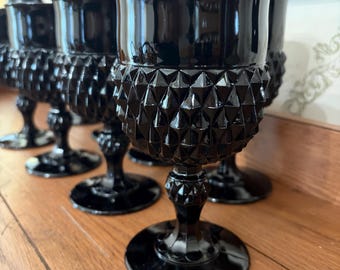 ¡HALLAZGO EXCEPCIONAL! Juego vintage de 8 copas Indiana Glass Black Diamond Point, cristalería de la época de la Gran Depresión, artículos de bar retro, vajilla para Halloween, vasos góticos.