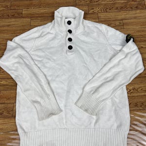 Jersey vintage Stone Island Junior de punto blanco con cuello alto y botones, de diseñador de los años 90, estilo Y2K.