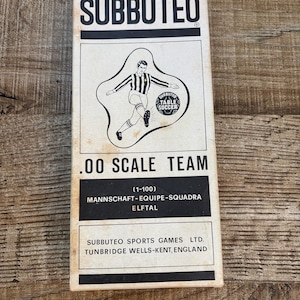 Vintage 1970s Subbuteo .00 Scale Team – Juventus Ref 34 – Heavyweight Table Soccer Team with Original Box