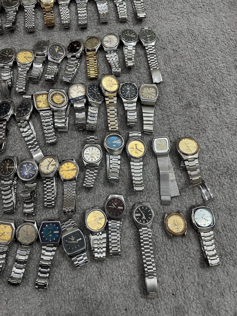 Vintage Lot Of 60 Pre Owned Used Junk Watches For Parts And Movements Japan image 8