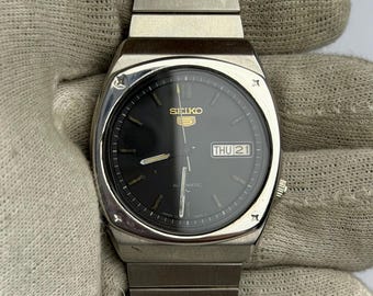 Vintage Seiko 5 Automatic Men’s Watch Day-Date Japan