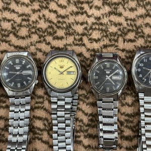 Vintage Lot Of 60 Pre Owned Used Junk Watches For Parts And Movements Japan image 9