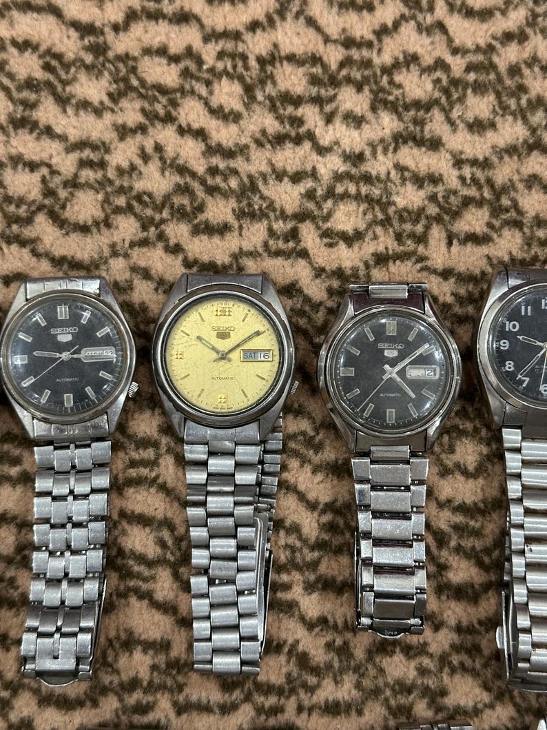 Vintage Lot Of 60 Pre Owned Used Junk Watches For Parts And Movements Japan image 9