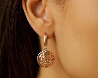 Elegantes pendientes colgantes de filigrana en oro rosa / Pendientes llamativos con delicado diseño calado / Regalo hipoalergénico para ella
