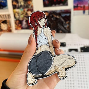 Broderad lapp med anime Waifu-tjej – 14×10 cm, sy på