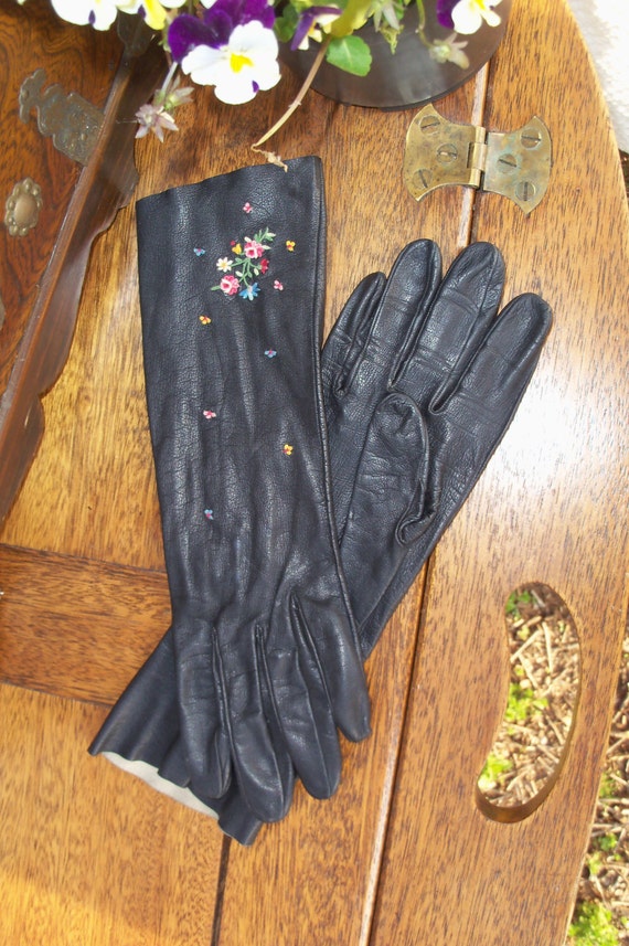 Gloves Vintage Parisan Couture Black Kidskin Cuff… - image 1