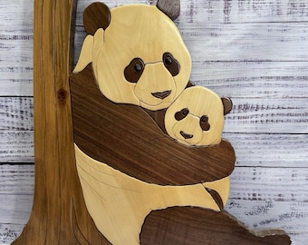 Handgjord 3D Intarsia Träkonst PANDA MED BABY Väggplakett