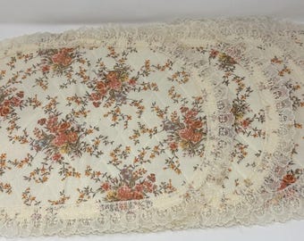Set - 4 VINTAGE Quilted Retro Floral Cottage Grandma 70s 80s PLACEMATS Lace Trim