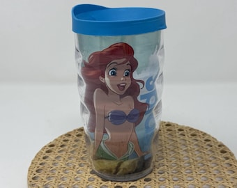 Vaso Tervis Disney La Sirenita Ariel de 145 ml con tapa azul. ¡Genial! ¡Mira!