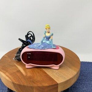 Disney Princess Cinderella Digital Alarm Clock Pink Model DC94530 Vintage