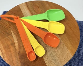 Vintage Tupperware Messlöffel Orange, Gelb & Grün 5er Set plus D Ring
