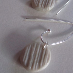 iridescent pearl and sterling silver textured fashion earrings image 4