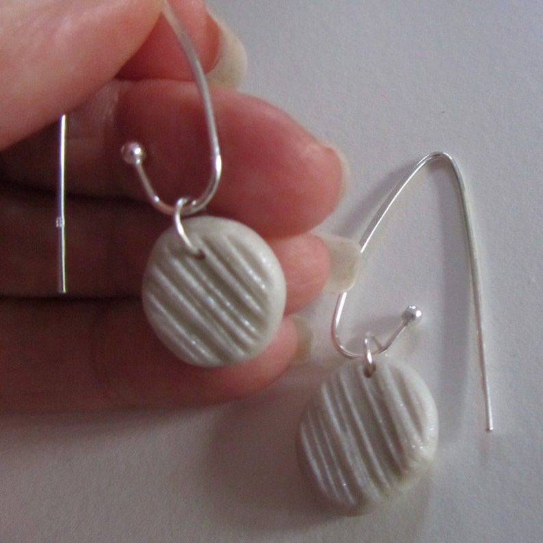 iridescent pearl and sterling silver textured fashion earrings image 3