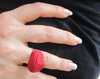 red three-dimensional textured jewel polymer clay fashion ring