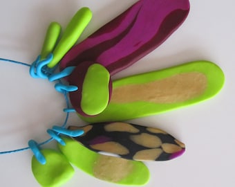 cool coloured green, gold accent summer coloured 9 piece eclectic 'feather' necklace