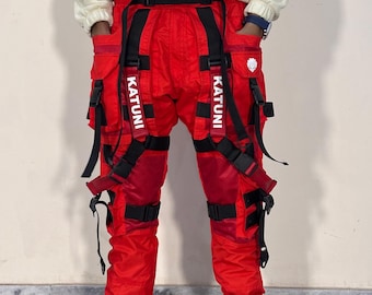 Pantalones cargo rojos de estilo técnico, ropa urbana táctica, pantalones utilitarios estilo cyberpunk con correas, moda Harajuku para hombre.