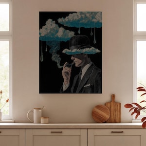 Puede incluir: Impresión artística surrealista que representa a un hombre con traje y bombín, con una nube que le cubre la cara. Fuma en pipa, con humo ascendente. El fondo es negro, las nubes azules y blancas.