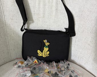 Nuevo kit de inicio para intercambio de pines de PLUTO bordados + 20 pines de intercambio de Disney y cordón de personaje de Disney. Envío gratuito a EE. UU.