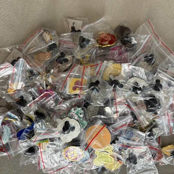 Official Disney Trading Pins Lots of 10 pins w/ Free Shipping (USA)  Get 20 or more Pins & get FREE Lanyard
