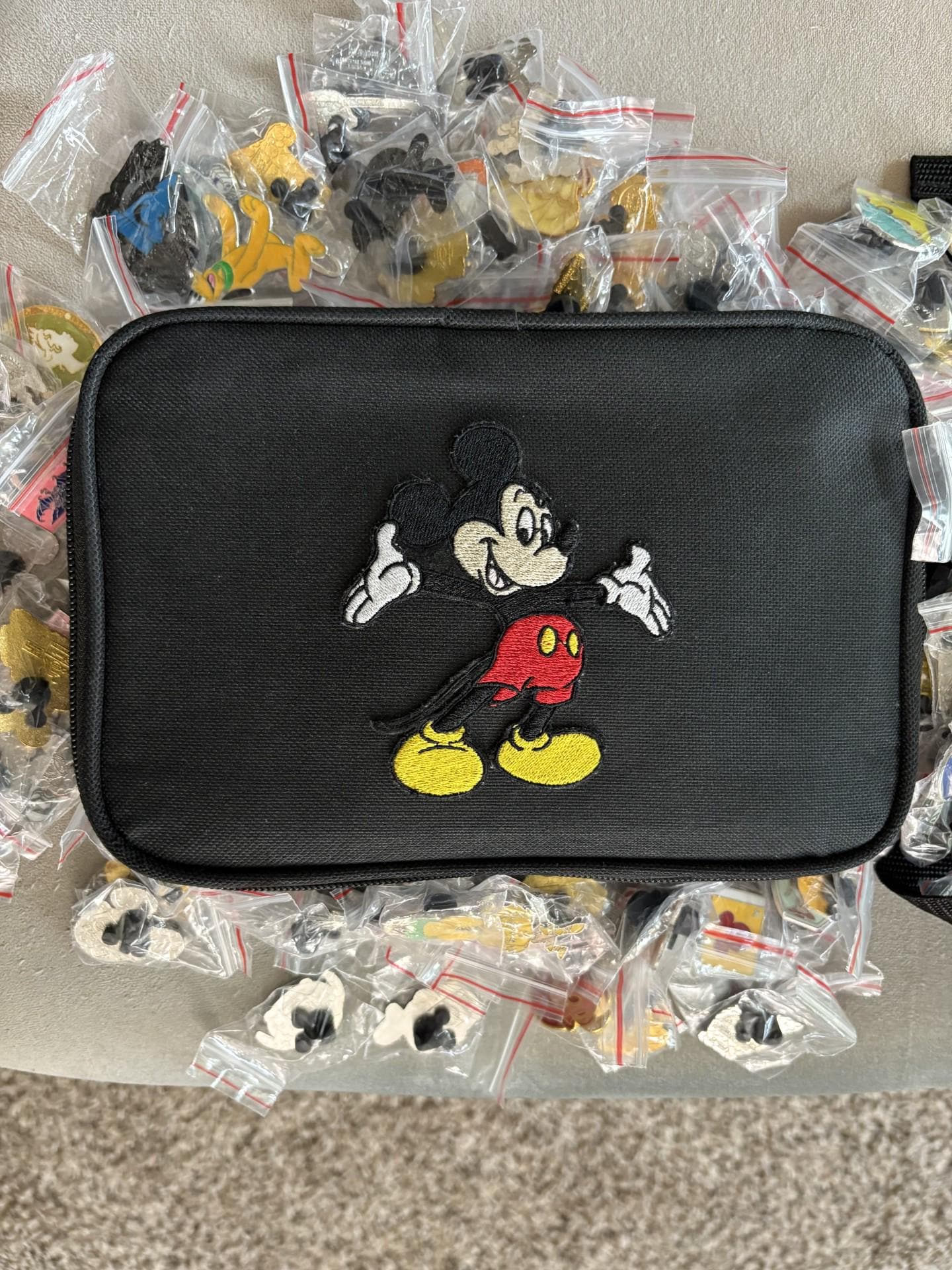 ディズニーピンバッグ - Etsy 日本