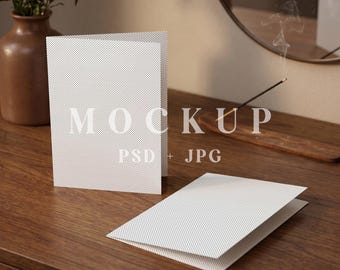 Maqueta de tarjeta de felicitación de 5x7, maqueta de tarjeta plegable en formato PSD, plantilla de tarjeta de felicitación plegada, maqueta de tarjeta de invitación, maqueta de tarjeta de boda.