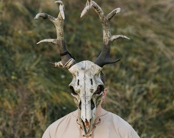 Máscara de calavera Wendigo, calavera de ciervo con runas y cuernos, traje de cosplay de chamán hecho a mano, máscara espeluznante