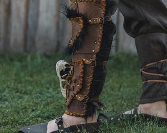 Grebas de cuero con piel y calavera, disfraz vikingo, accesorio para atuendo de guerrero, calentadores de piernas medievales para LARP, armadura para piernas y manos.