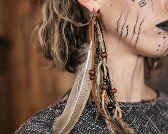 Pendiente tribal de pluma con cordón de cuero y hueso, estilo vikingo, accesorio para LARP, pendientes de fantasía para cosplay.