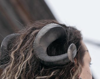 Handmade Fantasy Horns, Curved Ram Horns, LARP Accessory, 3D Printed Cosplay Horns, RPG Accessory, Wearable Horns