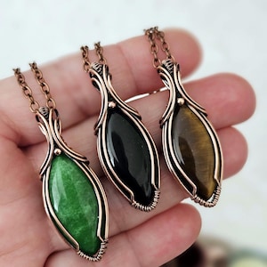 Naturstein Anhänger aus Kupfer – Malaysia Jade, Onyx oder Tigerauge – Wire Wrap Schmuck – ProtectaClear versiegelt – Unikat