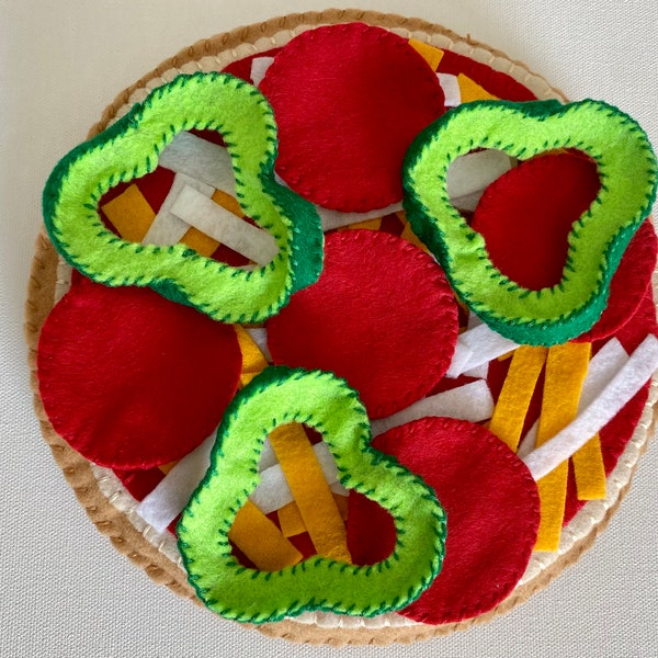 Felt Pizza, Play Dinner, Pretend Play, Pizza, Kids Holiday Gifts, Play Food, Felt Food, Preschool Toy, Pretend Felt Food, Personalized Gifts
