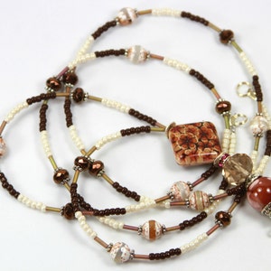 DAISY Flowers - Beaded Badge holder, Badge holder, Brown lanyard, Flower badge holder, Flower lanyard, Brown flower badge