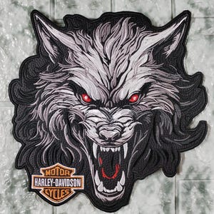 Zestaw naszywek motocyklowych Lone Wolf / „No Club” (2 sztuki): naszywki z motywem rockerów i głowy wilka (do przyszycia) na tył