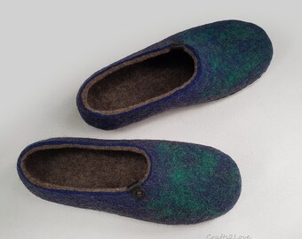 Felt slippers Mens felted wool slippers with leather soles Gift for him Made of natural wool and leather