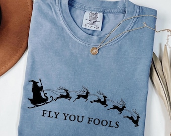 Camiseta «Vuela, tontos», Sudadera navideña divertida, Camiseta navideña con renos, Suéter navideño, Regalo de Navidad, Camiseta Comfort Colors