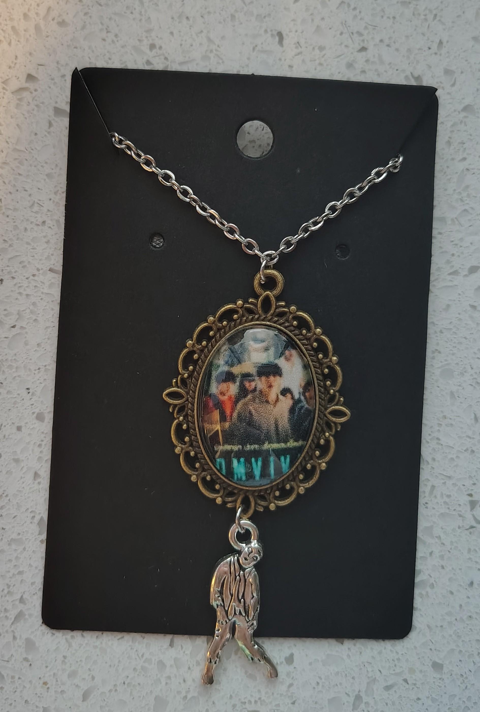 Zee Nunew - Etsy