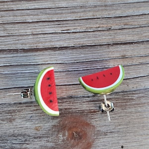 Ohrstecker Melone ausgefallene Ohrringe aus Fimo witziger Ohrschmuck aus Polymer Clay handmodelliert