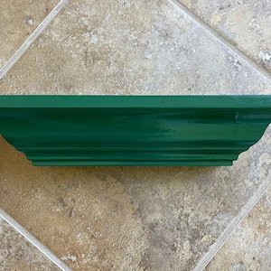 Vintage 80's Hunter Green Wood Composite Moulding Style Wall Shelf 12 x 4 x 2.75"