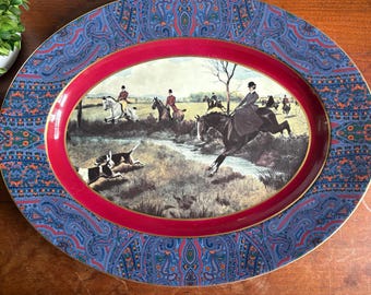 Prato vintage Ralph Lauren Wedgwood Berkshire Hunt, 1989, com temática equestre e caça à raposa, modelo King Charles Paisley, Inglaterra.