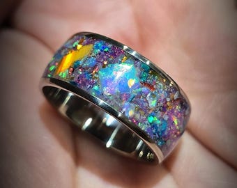 Anillo de bodas de tungsteno con meteorito, ópalo y siete cristales de Nebula Shard Galaxy