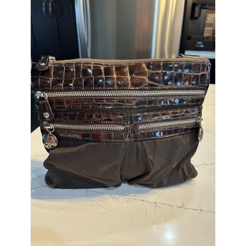 Brighton Nylon Patent Leather Croc Embossed Crossbody Purse Brown Bild 1