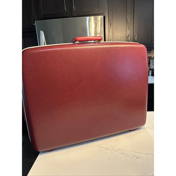 Vintage Samsonite Silhouette II Burgundy 19/22  Hard Luggage • Survivor