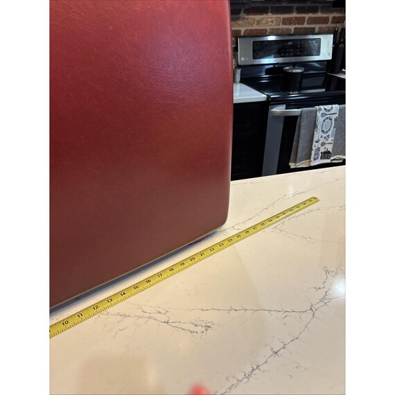 Vintage Samsonite Silhouette II Burgundy 22/26 Cartwheel Hard Luggage • Survivor View 2